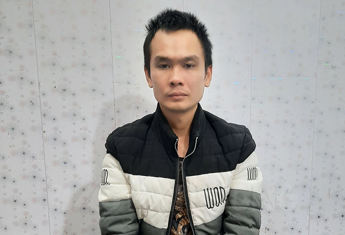 Thợ điện ở Chí Linh đâm liên tiếp 2 người rồi tiếp tục vào bệnh viện truy sát